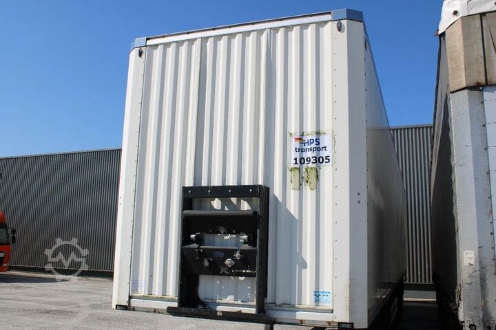 Box body Kässbohrer 3x axle + bpw