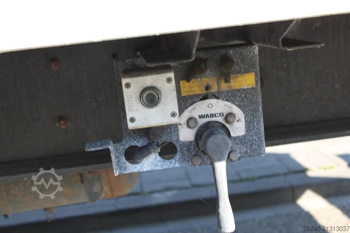 Box body Kässbohrer 3x axle + bpw