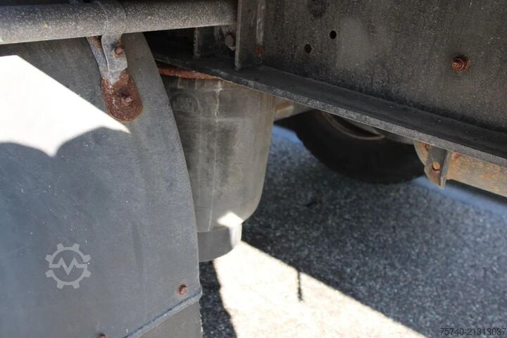 Box body Kässbohrer 3x axle + bpw