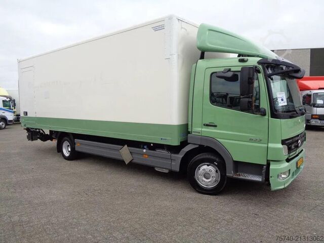 Box body Mercedes-Benz Atego 822 + Euro 5 + Dhollandia lift