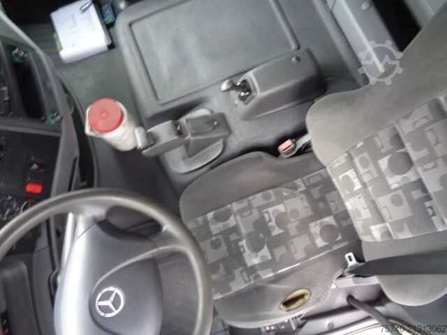 Box body Mercedes-Benz Atego 822 + Euro 5 + Dhollandia lift