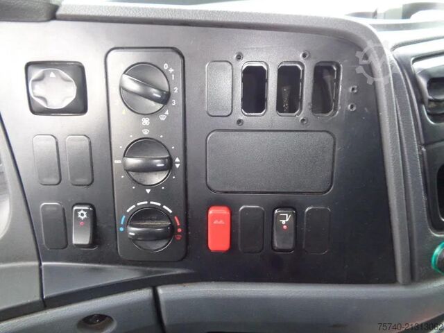 Box body Mercedes-Benz Atego 822 + Euro 5 + Dhollandia lift