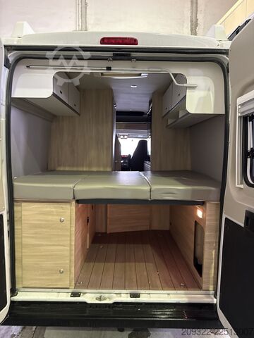 Wohnwagen/Wohnmobil 2023 Fiat Ducato Weinsberg Carabus | Manuale | Tetto a Soffietto