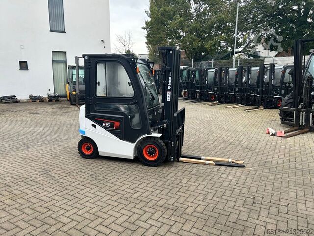Electric 4-wheel forklift Bobcat B15NS
