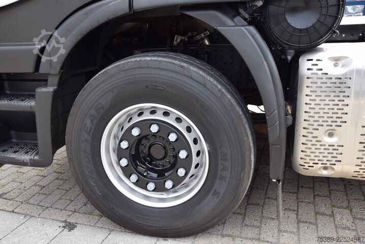 Tipper truck Iveco Stralis 510 Highway HiabAbrollkipper 6X4