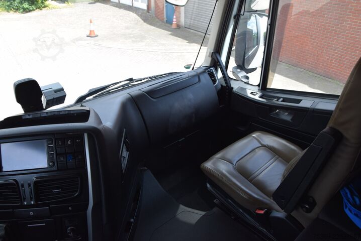Tipper truck Iveco Stralis 510 Highway HiabAbrollkipper 6X4