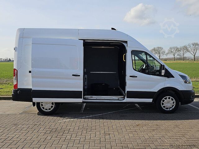 High-roof van FORD TRANSIT 2.0 L3H3 RWD Navi