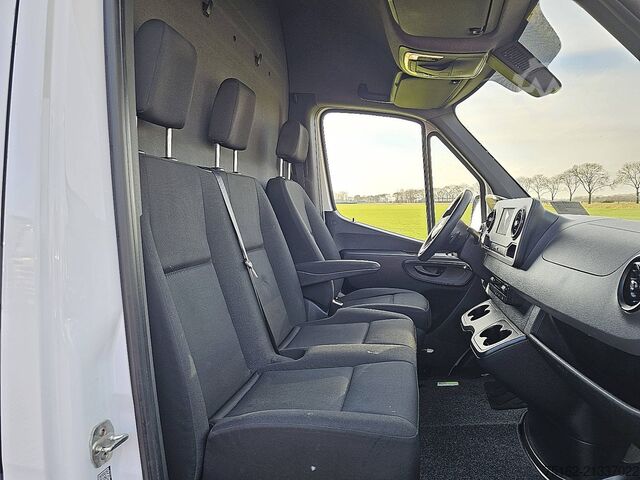High-roof van MERCEDES-BENZ SPRINTER 214 CDI AUT. L2H2