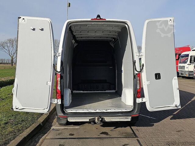 High-roof van MERCEDES-BENZ SPRINTER 214 CDI AUT. L2H2