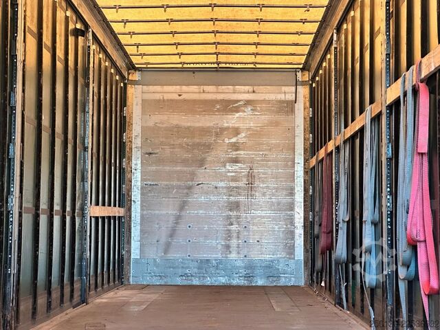 Auflieger mit Pritsche & Plane SCHMITZ CARGOBULL SCB*S3T MegaTrailer Curtainsider Edscha
