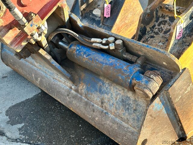 Minibagger CATERPILLAR 301.7D Gummikette / 2 Löffel / Schwenkschaufel