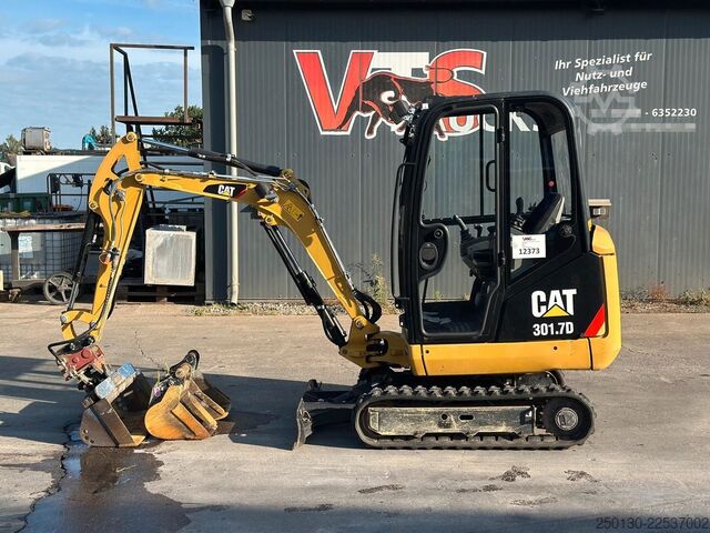 Minibagger CATERPILLAR 301.7D Gummikette / 2 Löffel / Schwenkschaufel