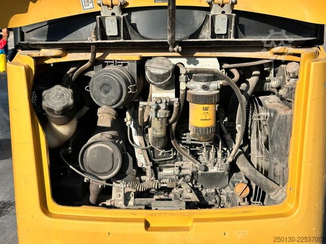 Minibagger CATERPILLAR 301.7D Gummikette / 2 Löffel / Schwenkschaufel