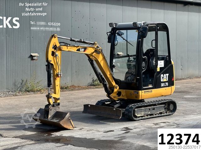 Minibagger CATERPILLAR 301.7D Gummikette / 2 Löffel / Schwenkschaufel