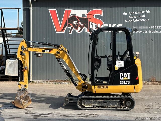 Minibagger CATERPILLAR 301.7D Gummikette / 2 Löffel / Schwenkschaufel