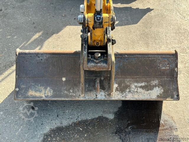 Minibagger CATERPILLAR 301.7D Gummikette / 2 Löffel / Schwenkschaufel