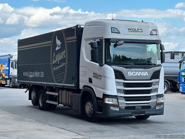 LKW mit Getränkeaufbau SCANIA R410 6x2 LL EWERS Getränketransport Zug mit LBW