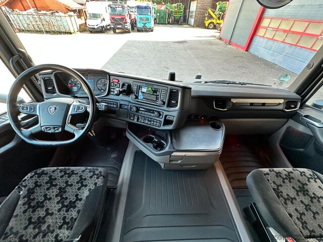 LKW mit Getränkeaufbau SCANIA R410 6x2 LL EWERS Getränketransport Zug mit LBW
