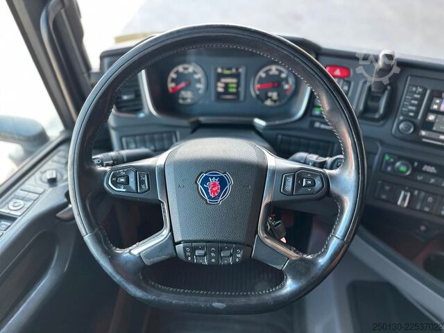 LKW mit Getränkeaufbau SCANIA R410 6x2 LL EWERS Getränketransport Zug mit LBW