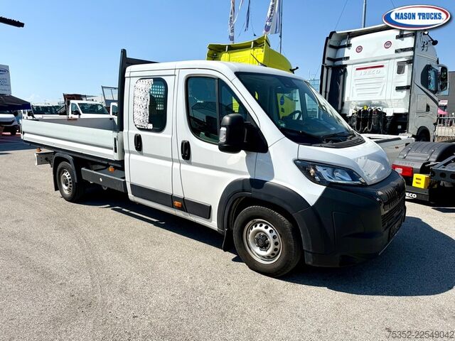Pick-up van Peugeot Boxer 435 Doppia Cabina 140 HDI