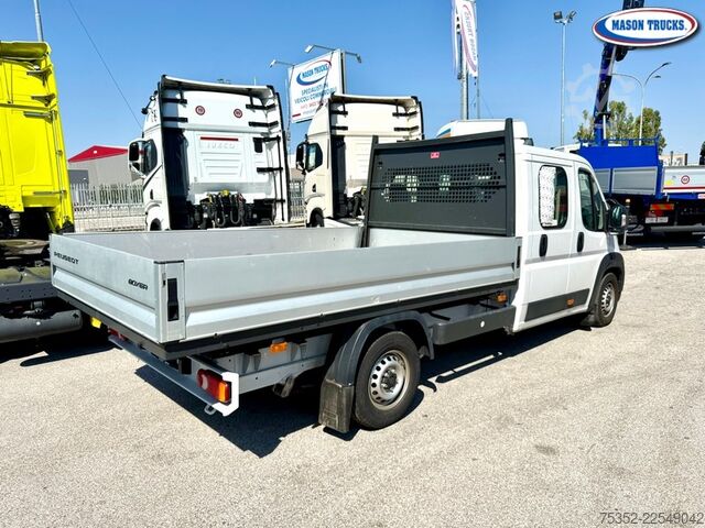 Pick-up van Peugeot Boxer 435 Doppia Cabina 140 HDI