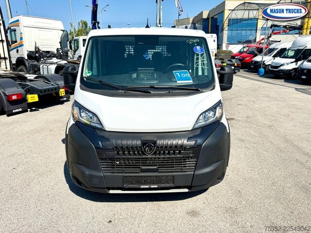 Pick-up van Peugeot Boxer 435 Doppia Cabina 140 HDI