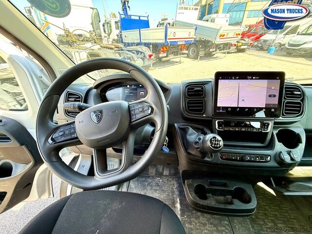 Pick-up van Peugeot Boxer 435 Doppia Cabina 140 HDI