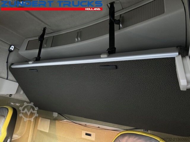 Standard-SZM Volvo FH16-750 GLOBETROTTER XL, IPARCOOL , 2 TANKS, 2...