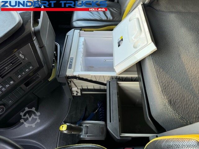 Standard-SZM Volvo FH16-750 GLOBETROTTER XL, IPARCOOL , 2 TANKS, 2...