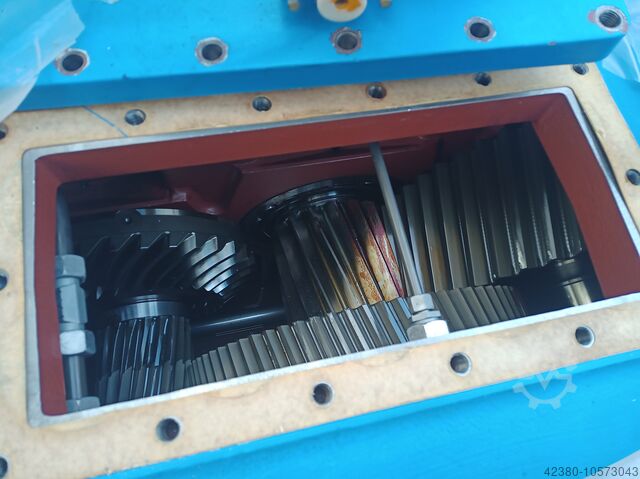 Industriegetriebe Kegelstirnradgetriebe Flender Siemens 800kW B3SH (17)