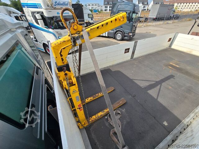 Truck mounted crane MAN TGS 26.360 *  HYVA-KRAN * 19.3M * FERNBEDIENUNG