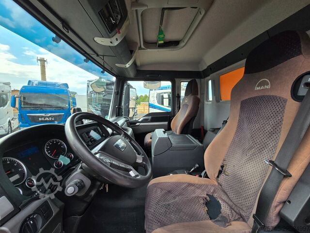 Truck mounted crane MAN TGS 26.360 *  HYVA-KRAN * 19.3M * FERNBEDIENUNG