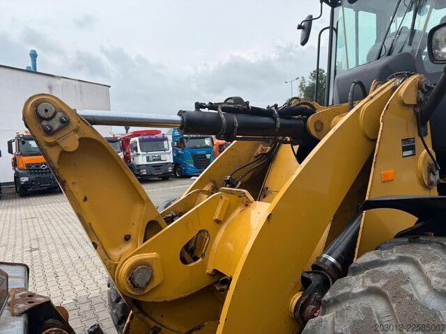 Wheel loader CATERPILLAR 914 14A Radlader MIT Schaufel 8,6 Tonnen *2927 h