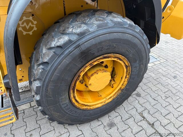 Wheel loader CATERPILLAR 914 14A Radlader MIT Schaufel 8,6 Tonnen *2927 h