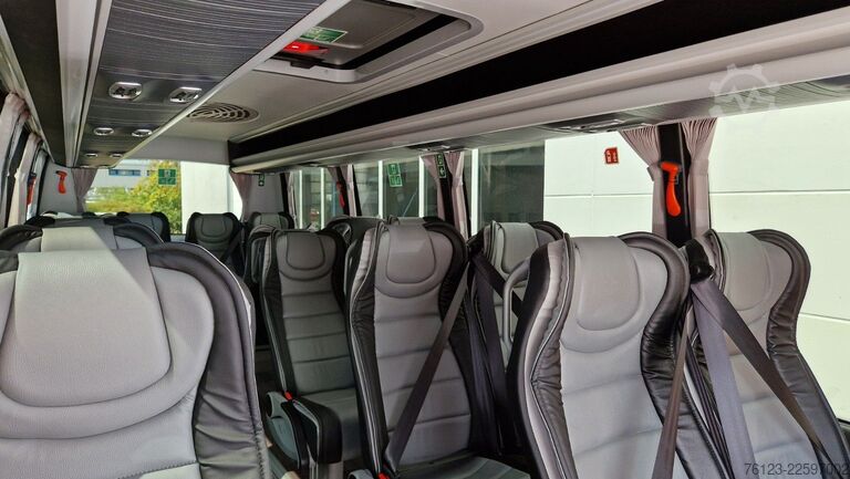 Minibus MERCEDES-BENZ 519 Sunset S 4 Ferqui Chasis 907 Vorlauffahrzeug