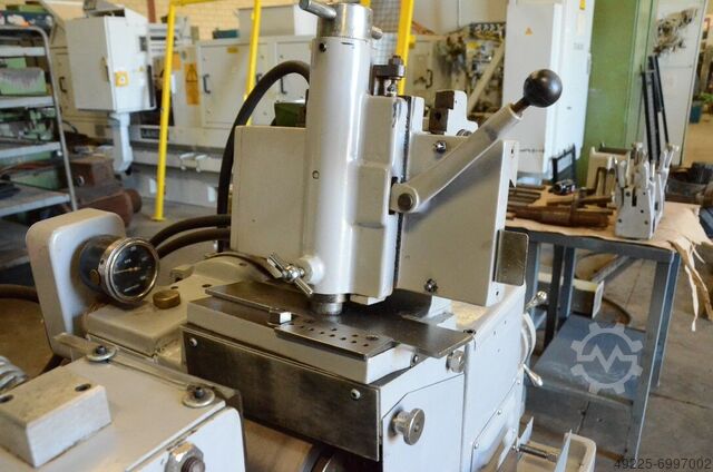 Centerless grinding machine CINCINNATI 107-4