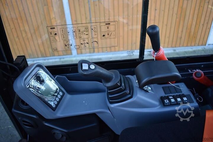 Backhoe loader Yanmar SV22, erst. 15h, Hydraulischer Schnellwechseler