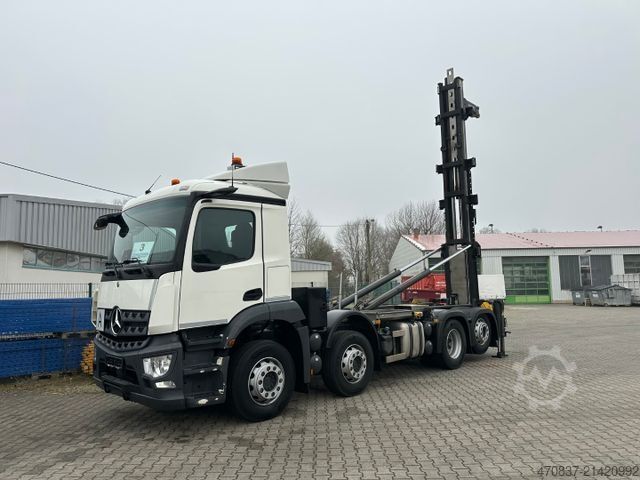Abrollkipper MERCEDES-BENZ Arocs 3243 8x2 / M-Tec HLS 20 Silosteller + Funk