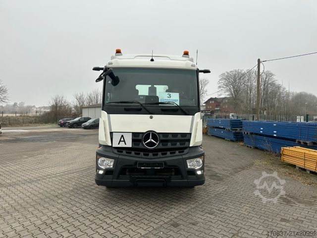 Abrollkipper MERCEDES-BENZ Arocs 3243 8x2 / M-Tec HLS 20 Silosteller + Funk