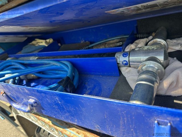 Vacuum tank truck MERCEDES-BENZ Actros 4140 K 8x4 / RSP 32-7 Saugbagger