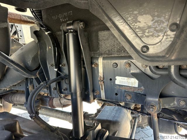 Flatbed truck MAN TGM 13.250 / 4x4 / Fassi F 95 / Funk / Seilwinde