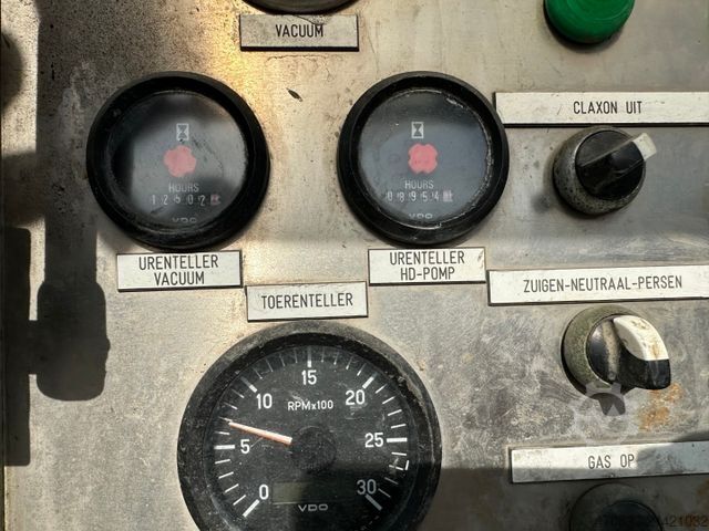 Vacuum tank truck MERCEDES-BENZ Actros 4141 K / 8x4 / KOKS Kombi