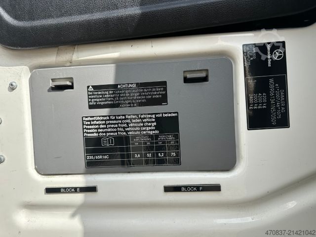 Fire truck MERCEDES-BENZ Spinter 319 CDI **4 x Auf Lager**