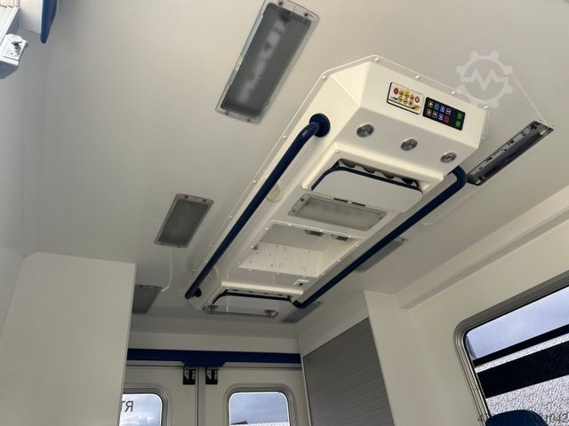 Fire truck MERCEDES-BENZ Spinter 319 CDI **4 x Auf Lager**