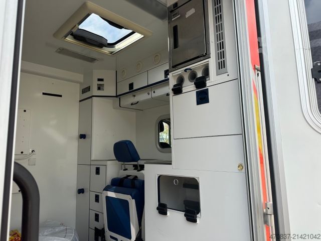 Fire truck MERCEDES-BENZ Spinter 319 CDI **4 x Auf Lager**