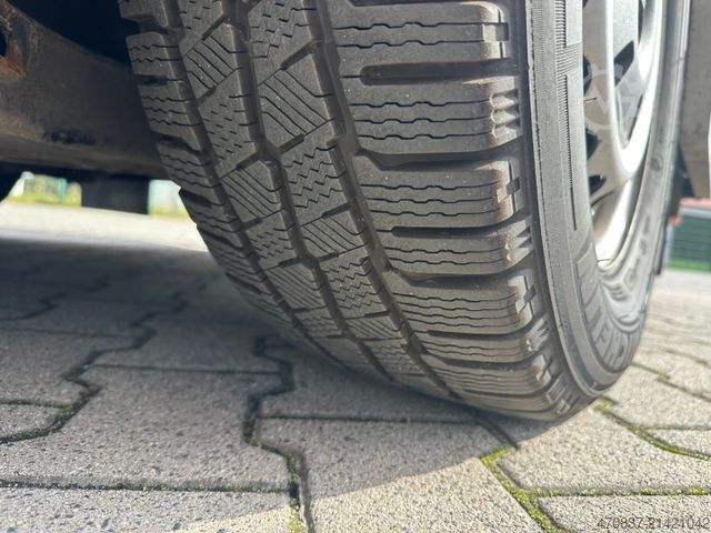 Fire truck MERCEDES-BENZ Spinter 319 CDI **4 x Auf Lager**