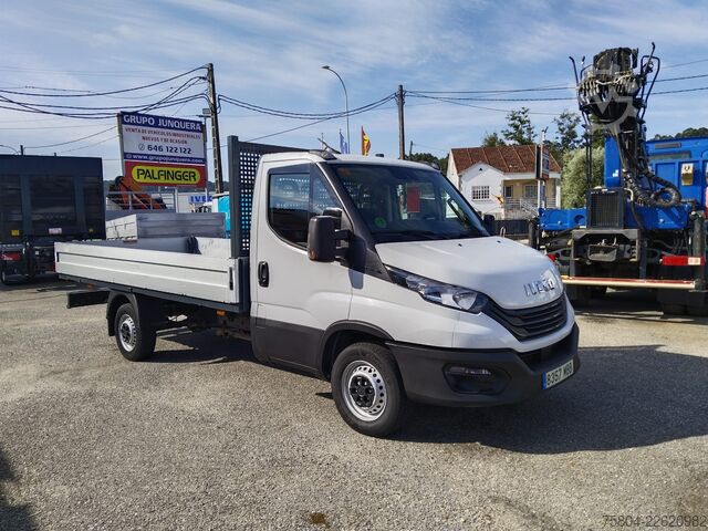 Transporter mit Koffer Iveco DAILY 35S16