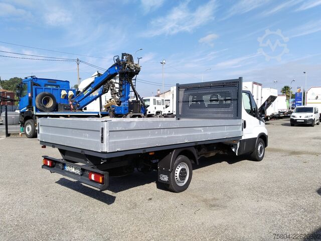Transporter mit Koffer Iveco DAILY 35S16