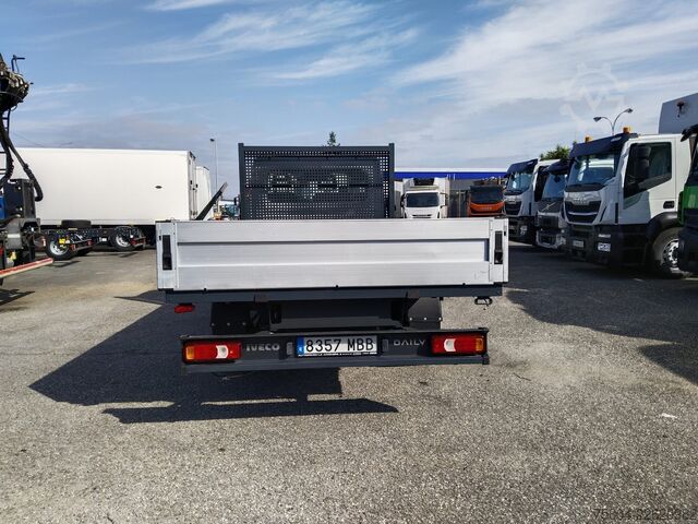 Transporter mit Koffer Iveco DAILY 35S16