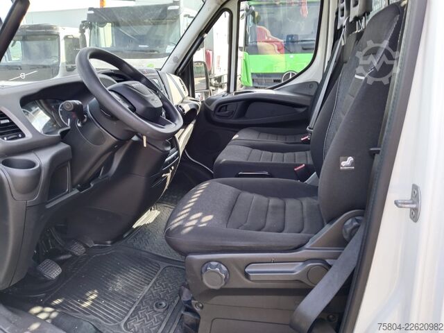 Transporter mit Koffer Iveco DAILY 35S16